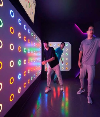 SPARK81 Barcelona: Experiencia Arcade Inmersiva