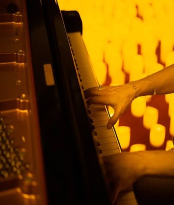 Paquete: Candlelight: Tributo a Ludovico + The Drone Saga en Barcelona