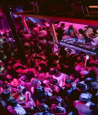 Thursday - hits reggaeton - room / Guest list en Barcelona