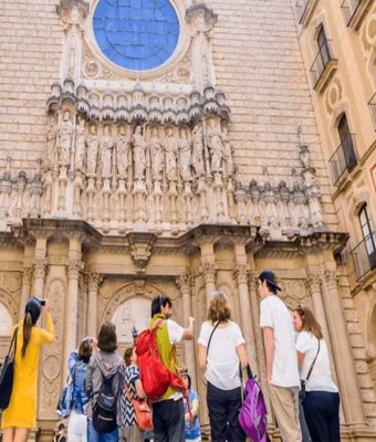 Visita guiada a Montserrat con todo incluido en grupo compartido desde Barcelona, ​​con transporte privado y recogida en el hotel