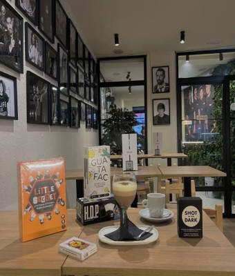 Cena con monólogos en Malasaña en Madrid