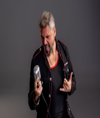 Tardeo de Carnaval amb Dani Escamilla (los 80 principales) en Girona