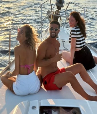 Barcelona Crucero de lujo en velero compartido al atardecer