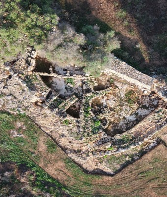 Poesia i arquelogia. Blai Bonet s'enfila a Consolació en Balears, Illes