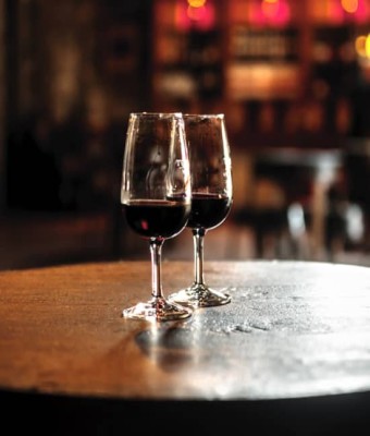 Cata de vinos de Jerez y Oporto + tabla de ibéricos en VinoPremier en Madrid