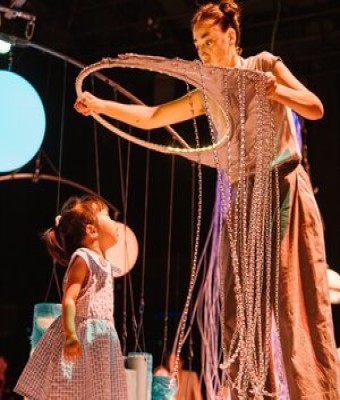 UNIVERS  -  ENGRUNA TEATRE en Segovia
