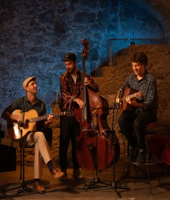 VICTOR PARADIS GIPSY JAZZ TRIO (gipsy jazz, manouche) en Barcelona