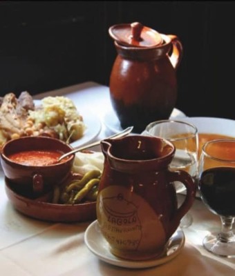 Delicioso menú de cocido madrileño en Taberna La Bola en Madrid
