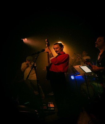 Tato Maciel and the Cometas en Barcelona