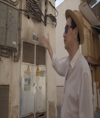 Cinefórum ANTROPODOCU  · Proyección A DOS VELAS en Sevilla