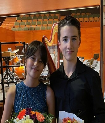 UN MIRALL, DUES ÀNIMES. MENTRE DOS PIANISTES TOQUEN APAREIX LA DANSA- EXPERIÈNCIES MUSICALS A LA FUNDACIÓ SA NOSTRA en Balears, Illes