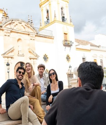 Desde Málaga: Tour por la ciudad de Ronda y experiencia en bodega con cata de vinos – Tour Premium en Grupo Pequeño en Malaga