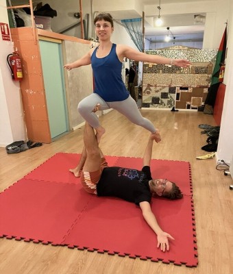 Acroyoga iniciacion + jam en Valencia/València