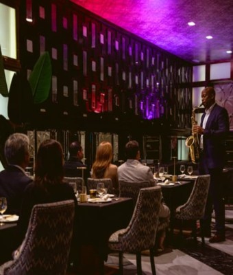 Cena degustación con jazz en directo en Vibra Speakeasy en Barcelona
