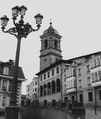 El alma de Vitoria-Gasteiz: Historia, gastronomía y tradición en Araba/Álava