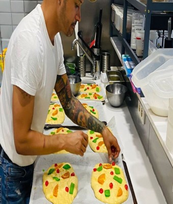 taller coca de sant joan a l'estació espai gastronòmic en Ciutat Vella