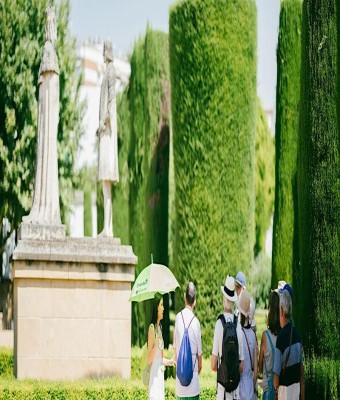 Guided tour of the Alcázar of Córdoba - Spanish en Frente al Alcazar