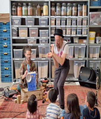 FUN FIN ORCHESTRA “Lo que cuenta mi maleta y otros ruidos" (Espectáculo de cuentacuentos musical) en Sevilla
