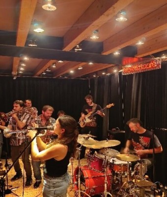 Mampön Collective (Afrobeat-World Music) en directo  Marula Café BCN en Barcelona