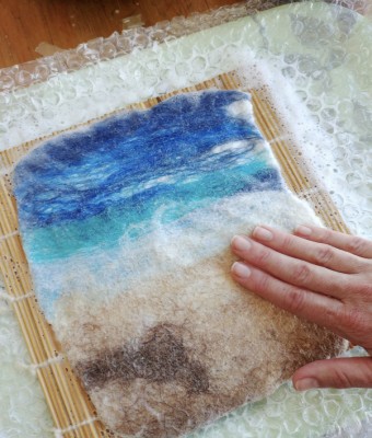 TALLER DE WET FELTING: AFIELTRADO DE LANA EN HÚMEDO CON MISTYBOSK en Madrid