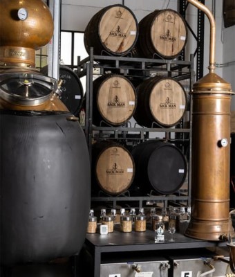 Experiencia Sackman - Visita Guiada Destilería de Whisky en Madrid