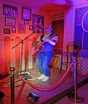 MANU LÓPEZ EN ACÚSTICO en Barcelona