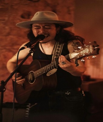 Wine Wednesday → ft. Dylan Cloud and Surprise Artists en Barcelona