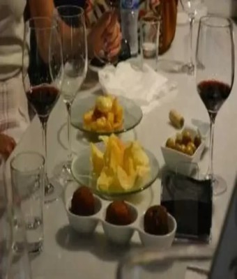 Tour con Cata de vinos valencianos y tapas en Valencia