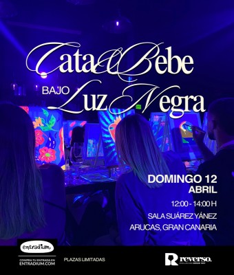 Cata & Bebe bajo Luz Negra en Palmas, Las