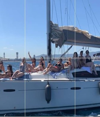 Private sailing and paddlesurfing tour with skipper up to 11 people en Barcelona