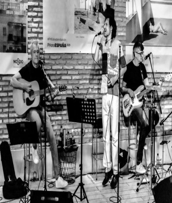 EL HOMBRE DEL TRAJE GRIS tributo a Sabina por Bajocuerda en Sevilla