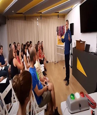 Barcelona Toastmasters - Public Speaking Club - Spanish Session
