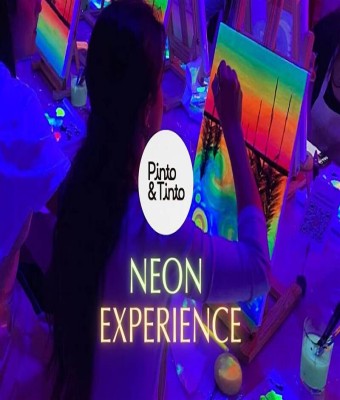 Wine & Art Neon Experience by Pinto y Tinto & La Surferia Tarifa