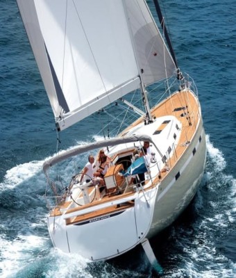 Paseo en velero y tour de vino de Alella en Barcelona