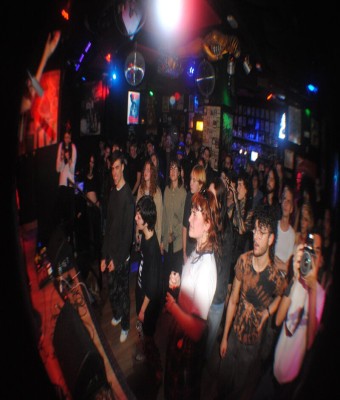 HOLLOW EMPTY MINDS AT BAR ITALIA AGAIN  en Barcelona