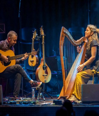 Beatriz Martínez (Arpa) & Diego Langarica (guitarra, mandolina y bouzouki) en Sevilla