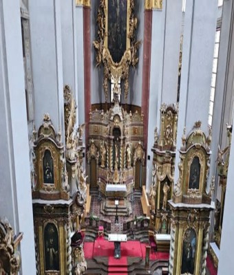 Las Cuatro Estaciones de Vivaldi en la iglesia de St. Giles en Praga