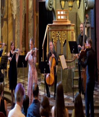 Las Cuatro Estaciones, Concierto Emperador y Chopin en la Capilla de los Espejos en Praga