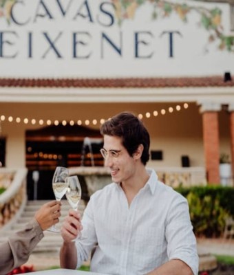 Cavas Freixenet: Visita Guiada a la Bodega + Brunch en Barcelona