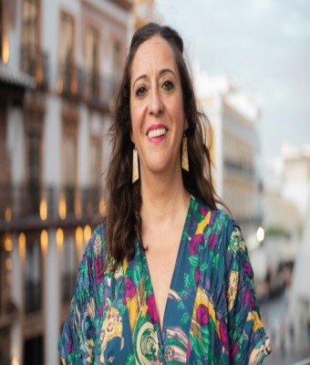 Grabación del podcast "CasaCalle. Mujer, Sinhogarismo y Memoria" – Presenta Carmen Tamayo en Sevilla